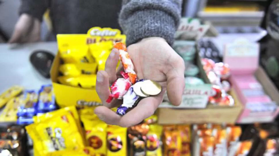 CONSUMIDOR. Los vuelto con caramelos son habituales desde hace años. FOTO TOMADA DE LU17.COM
