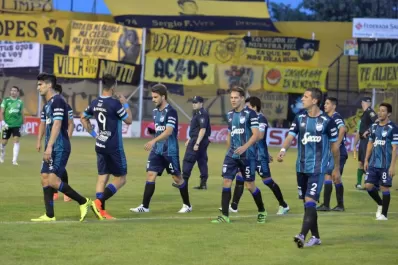 Atlético no pudo quebrar la racha en el Roberto Carminatti