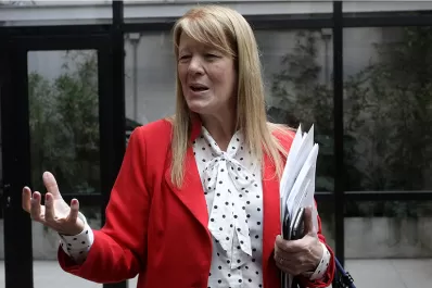 Cristina debería estar desfilando día por medio en tribunales, dijo Stolbizer