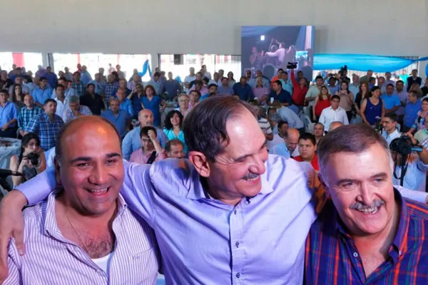 Manzur: no estamos dispuestos a cambiar bolsas de cemento por lealtad política