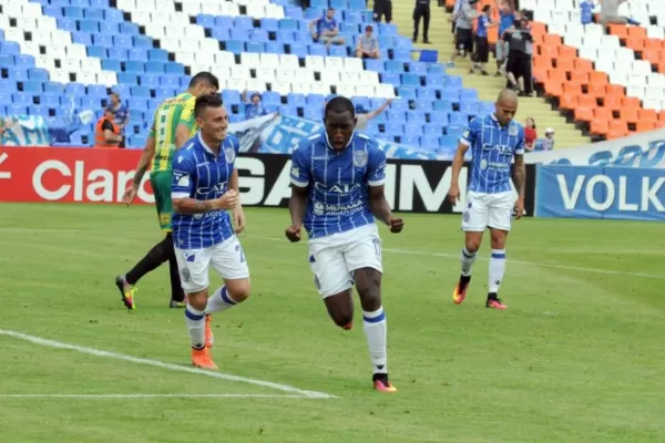 Lanús no se recupera y Ayoví se destapó en Mendoza