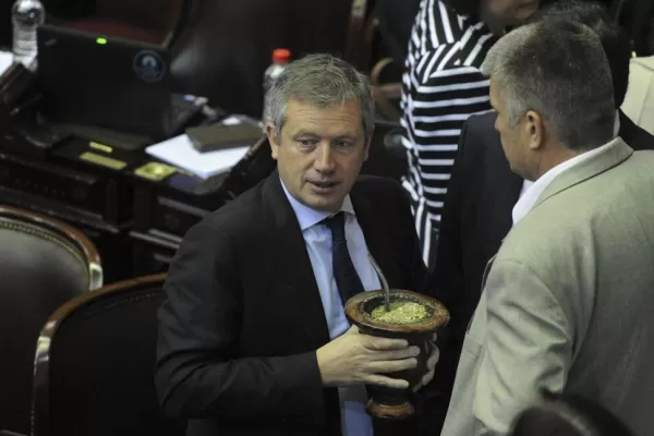 Monzó habló de un gobierno de obsecuentes