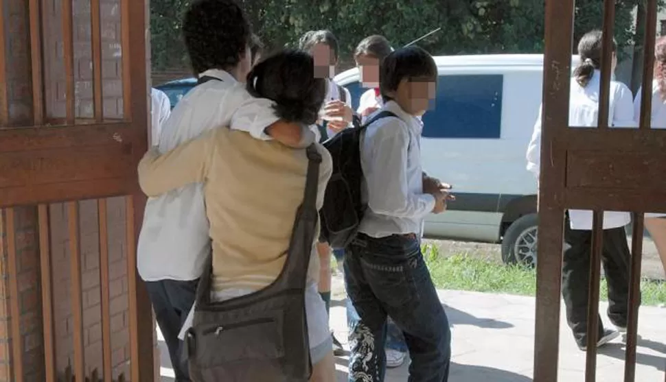 FALSAS. Son de México las fotos de los supuestos secuestradores de niños en Tucumán. 