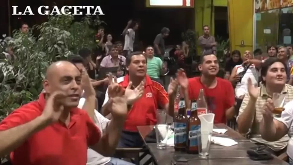 Video: San Martín visitó a Ferro y en Tucumán los hinchas alentaron desde los bares de la ciudad