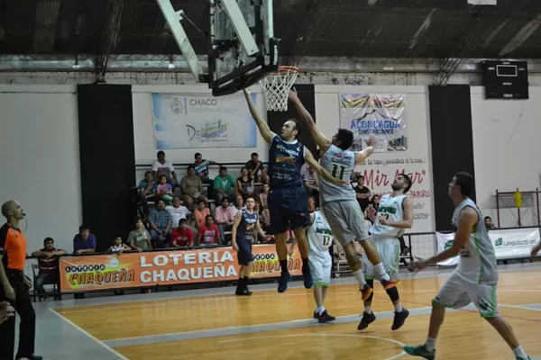 Mitre declinó en el segundo tiempo y perdió contra Villa Ángela