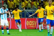 Argentina fue una sombra, perdió 3 a 0 con Brasil y tocó fondo