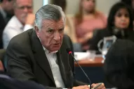 Gioja se disculpó con Macri por haberlo insultado