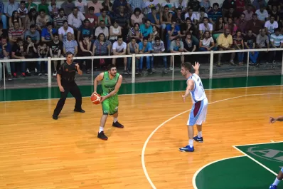 Mitre no pudo con Hindú, de Resistencia, y perdió su quinto juego seguido