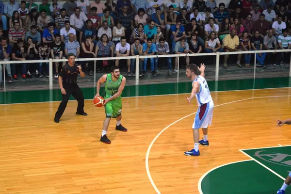 Mitre no pudo con Hindú, de Resistencia, y perdió su quinto juego seguido