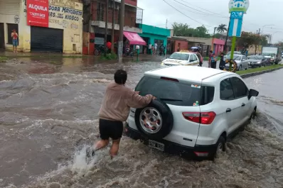 Cesó la alerta, pero la tormenta provocó anegamientos en Tucumán