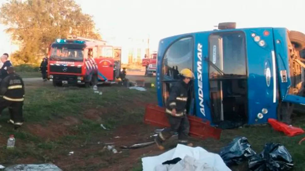 Volcó en Córdoba un ómnibus que se dirigía a Mendoza: dos muertos