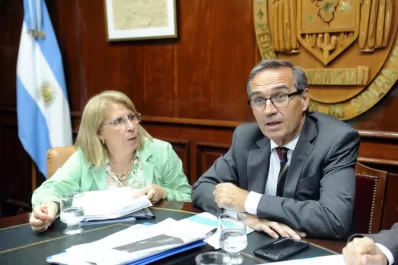 Piden a la UNT que releve la planta de personal