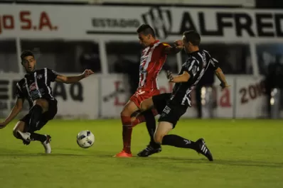 Central Córdoba y San Martín terminaron en cero