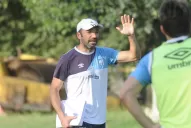 Azconzábal dijo adiós: el técnico “Decano” dirige hoy y se va