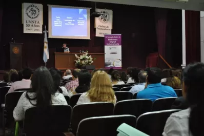 Debate sobre las nuevas tecnologías para uso de bibliotecas universitarias