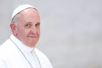 Papa Francisco: tengo alergia a los chupamedias