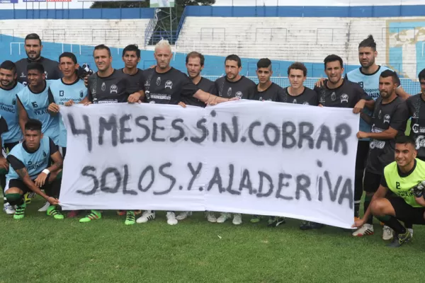 Los jugadores de Concepción FC reclamaron el pago de sueldos