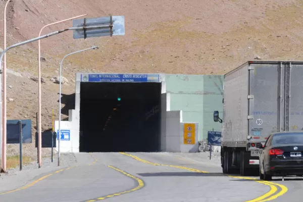 Cortan el paso fronterizo en Mendoza por los sismos en San Juan