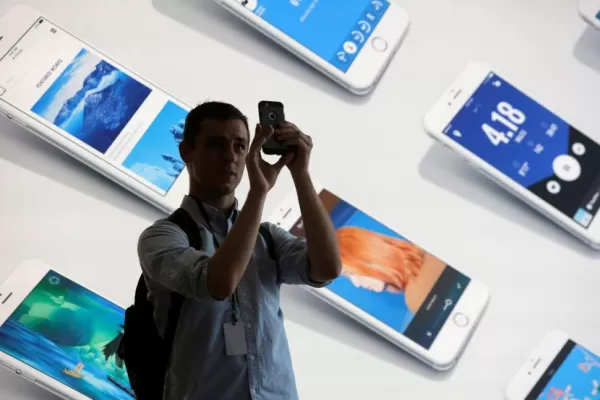 El argentino cambia celular cada 18 meses