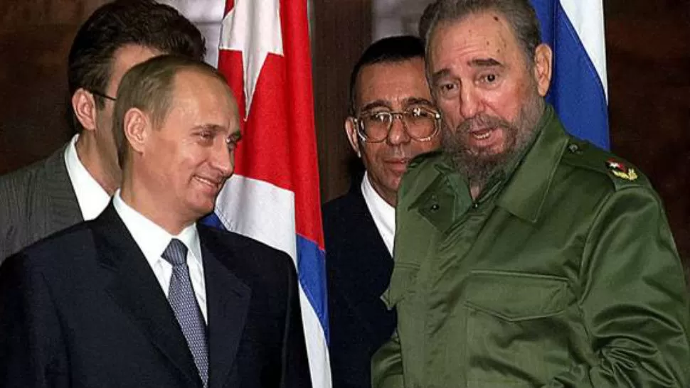 JUNTOS. Vladimir Putin y Fidel Castro en 2000, durante una visita del presidente ruso a La Habana.
