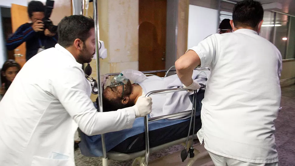 SOBREVIVIENTE. El futbolista Alan Luciano Ruschel es hospitalizado en grave estado por la tragedia. REUTERS