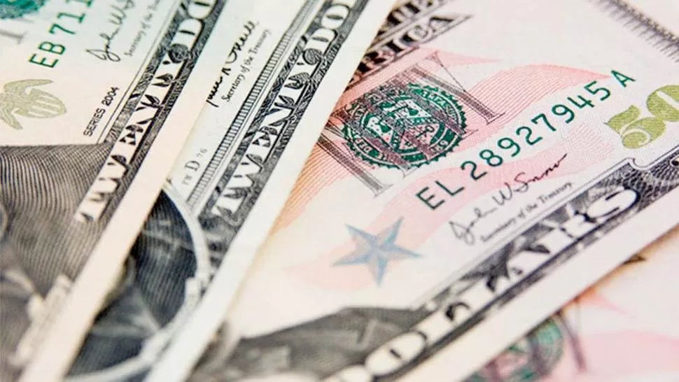 El dólar vuelve a subir y ya supera los $16, el valor más alto del Gobierno de Macri