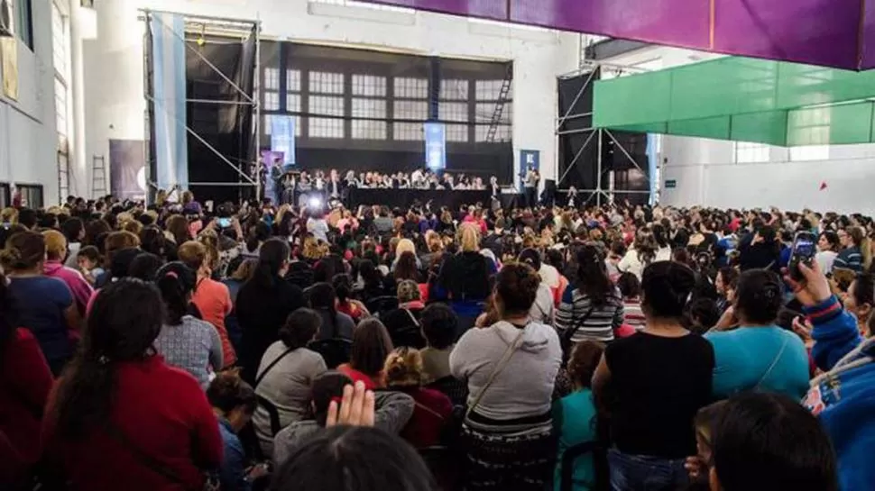 ALTO IMPACTO. Los beneficiarios de los programas Argentina Trabaja y Ellas Hacen suman 25.000 en Tucumán, distribuidos en siete municipios y seis comunas. la gaceta / foto de archivo
