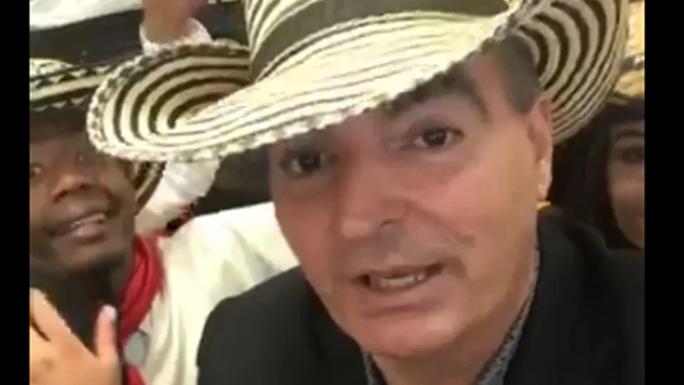 AURELIO IRAGORRI. El ministro de agricultura colombiano recibió muchas criticas y memes luego de los mensajes. CAPTURA DE TWITTER