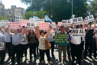 Trabajadores de juegos de azar llevaron su malestar a la plaza Independencia