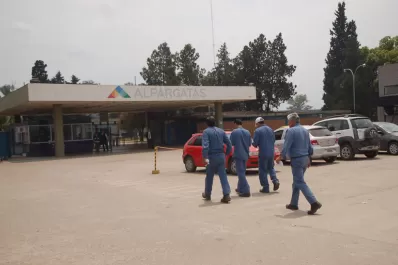 Más problemas en la actividad textil: Alpargatas suspenderá a 950 trabajadores