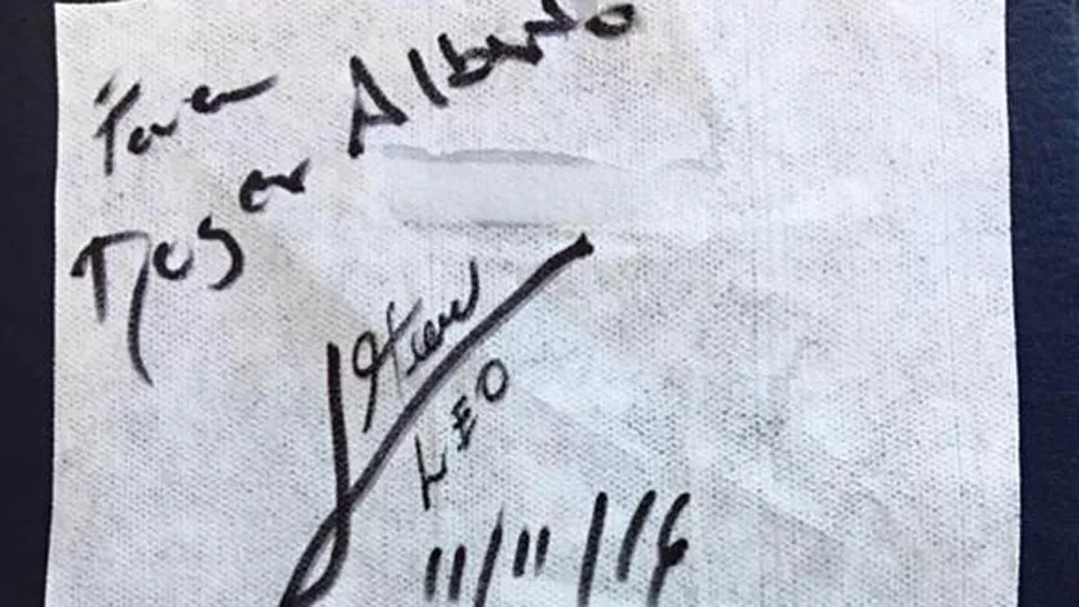 Mirá el autógrafo que Messi había dejado en el avión que se estrelló en la tragedia de Chapecoense