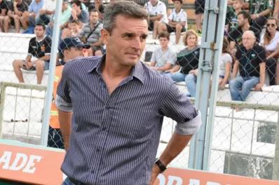 Antes del mediodía, Lavallén conocerá el estadio Monumental