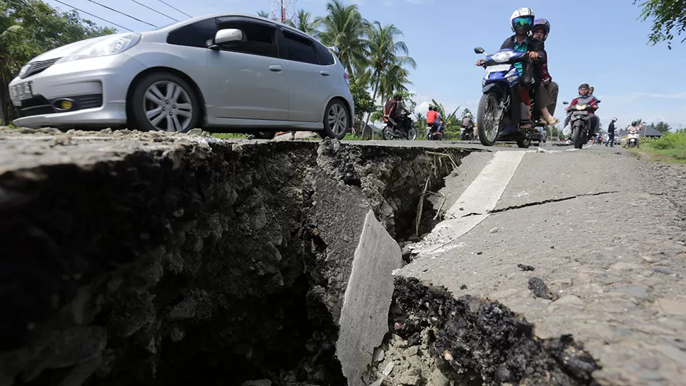 Fotos: un terremoto dejó al menos 93 muertos en Indonesia