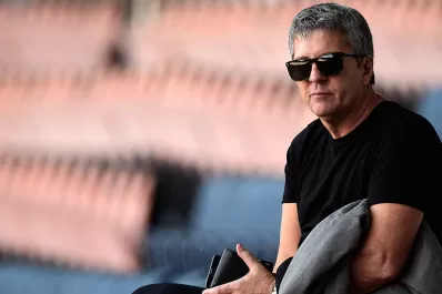 El padre de Messi viajó a Barcelona para negociar un contrato de lujo