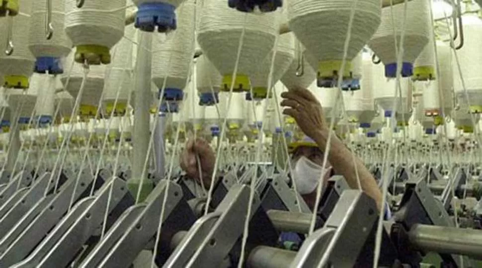 La Cámpora reclama a Manzur que atienda la crisis de la industria textil