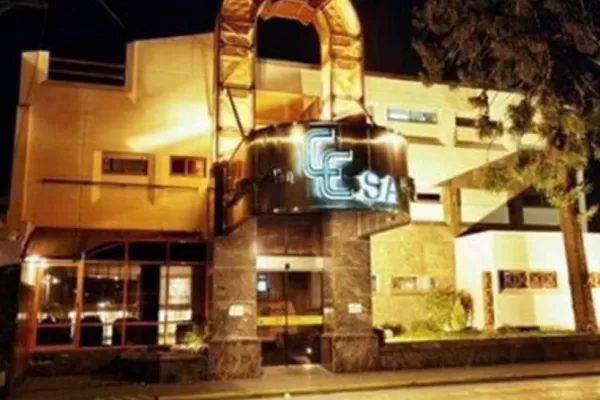 Detienen a un médico y lo acusan de abusar sexualmente de tres pacientes