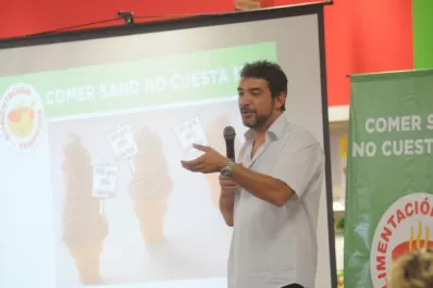 “Un chico puede ser gordito aunque su papá sea flaco: el entorno influye más que la genética”