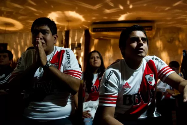 ¿Cómo vivís el Superclásico? Compartí tu foto a través del WhatsApp de LA GACETA