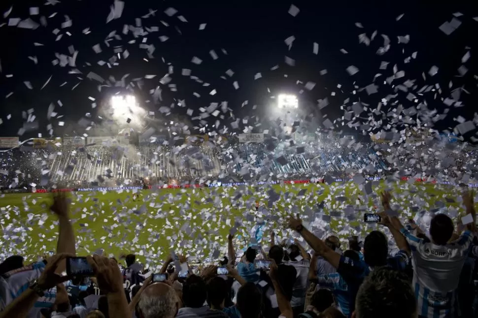 NOS VEMOS EN LA COPA. Los hinchas despedirán al equipo hasta 2017, donde reanudarán su actividad en la Libertadores. la gaceta / foto de Inés Quinteros Orio (archivo)