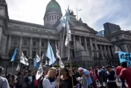 El Senado convirtió en ley la Emergencia Social
