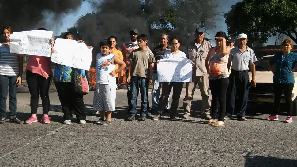 RECLAMO. Los damnificados piden la intervención del municipio para destrabar el conflicto desde las vías administrativas. FOTO ENVIADA POR UN LECTOR