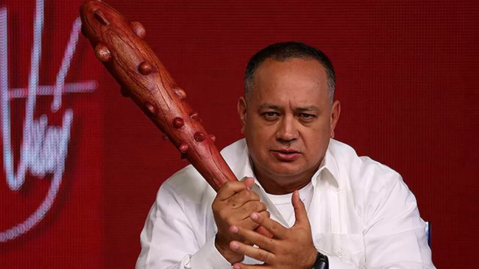 LEGISLADOR Y PERIODISTA. Diosdado Cabello conduce el programa Con el mazo dando. FOTO TOMADA DE NOTI TOTAL