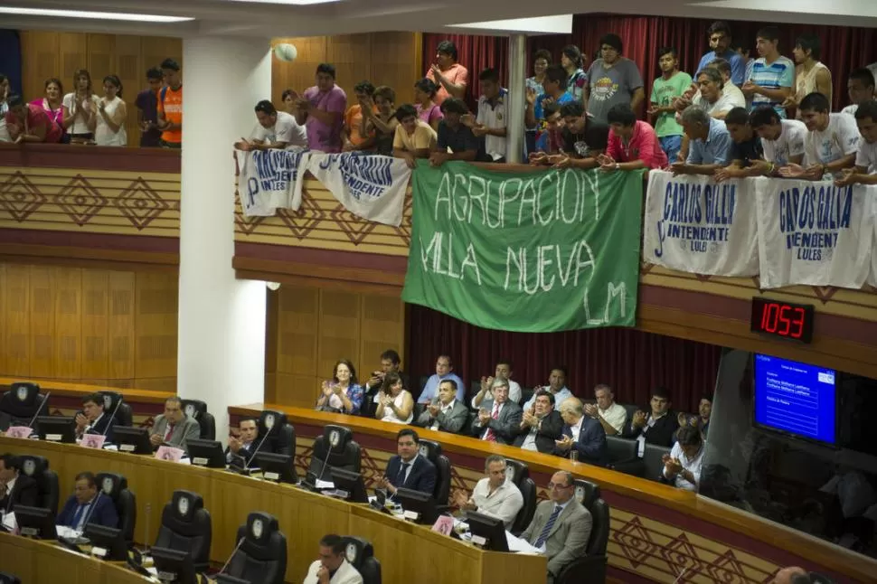 BARRA PROPIA. Dirigentes oficialistas de Lules festejaron la ley para Arcor. la gaceta / foto de jorge olmos sgrosso