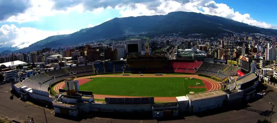 DESTINO FINAL. Los esfuerzos de los simpatizantes de Atlético para ver a su equipo en Quito quedarán canalizados en alguna butaca del estadio Olímpico Atahualpa con capacidad para más de 38.000 personas. enquito.com.ec