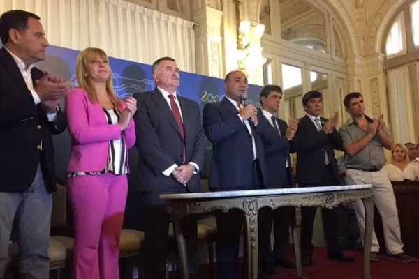 Manzur pidió a su equipo no responder “injurias”