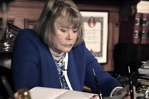 Servini de Cubría renunció como jueza electoral y denunció aprietes de parte del Gobierno