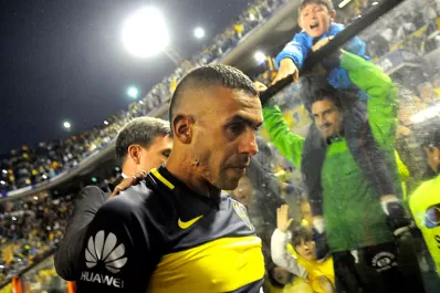 Carlos Tevez seguirá su carrera en el Shanghai Greenland Shenhua del fútbol de China