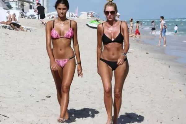 Yanina Latorre y su hija Lola "derritieron" las playas de Miami