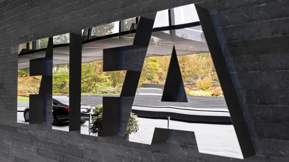 Los clubes advertirán a la FIFA que no se reanudará el fútbol si no cobran el dinero de la TV