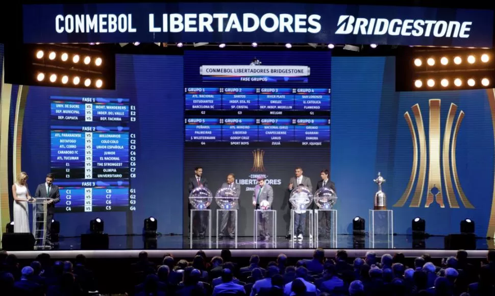 MOMENTO HISTÓRICO. El nombre de Atlético aparece en el cronograma de partidos durante el sorteo del torneo realizado en la sede de la Conmebol. reuters